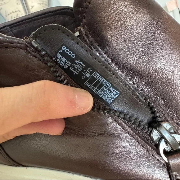 ECCO Soft 7 Brown Leather Zip Ankle Booties Women’s Size 41/ US 10.5 - Like New! - Picture 5 of 9